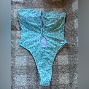 Hawai’i brand strapless one piece